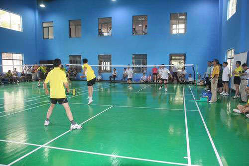 星辉注册首届羽毛球比赛开赛啦