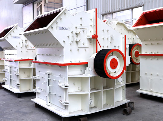 砂石生产线中细碎机与冲击式破碎机的对比分析