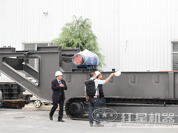 履带式移动破碎机 履带式移动破碎机